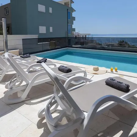Villa Toni With Pool And Jacuzzi